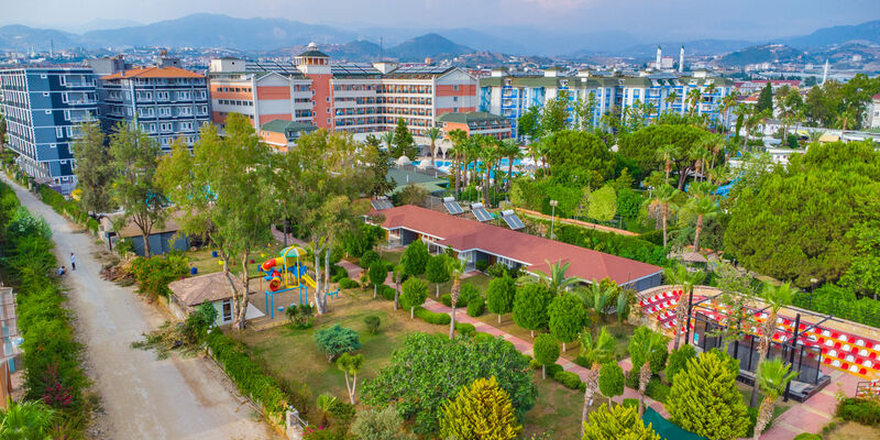 Clover Magic Garden Beach Hotel